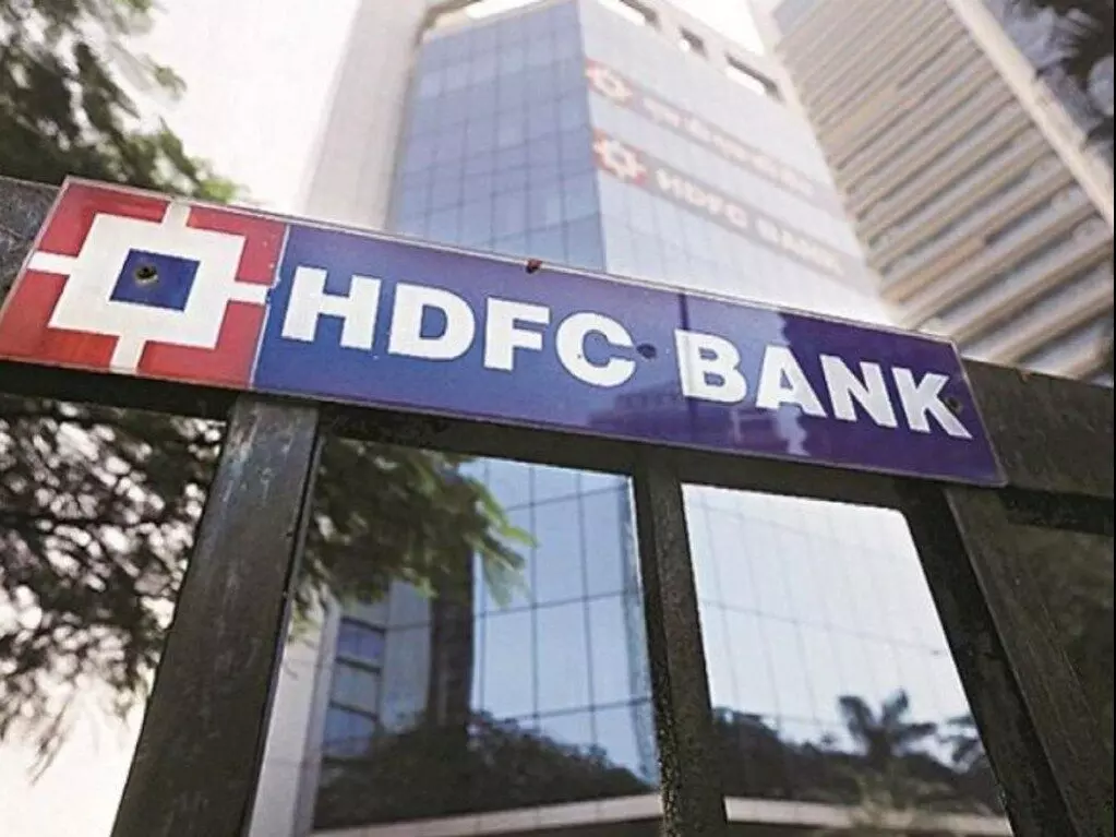 Reserve Bank Of India Stops HDFC Bank From Issuing New Credit Cards Temporarily And Digital Launches