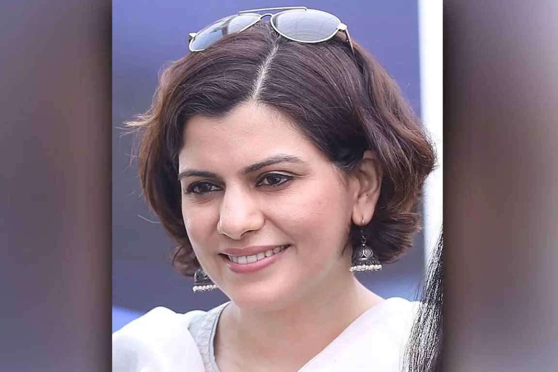 Nidhi Razdan Phishing Case